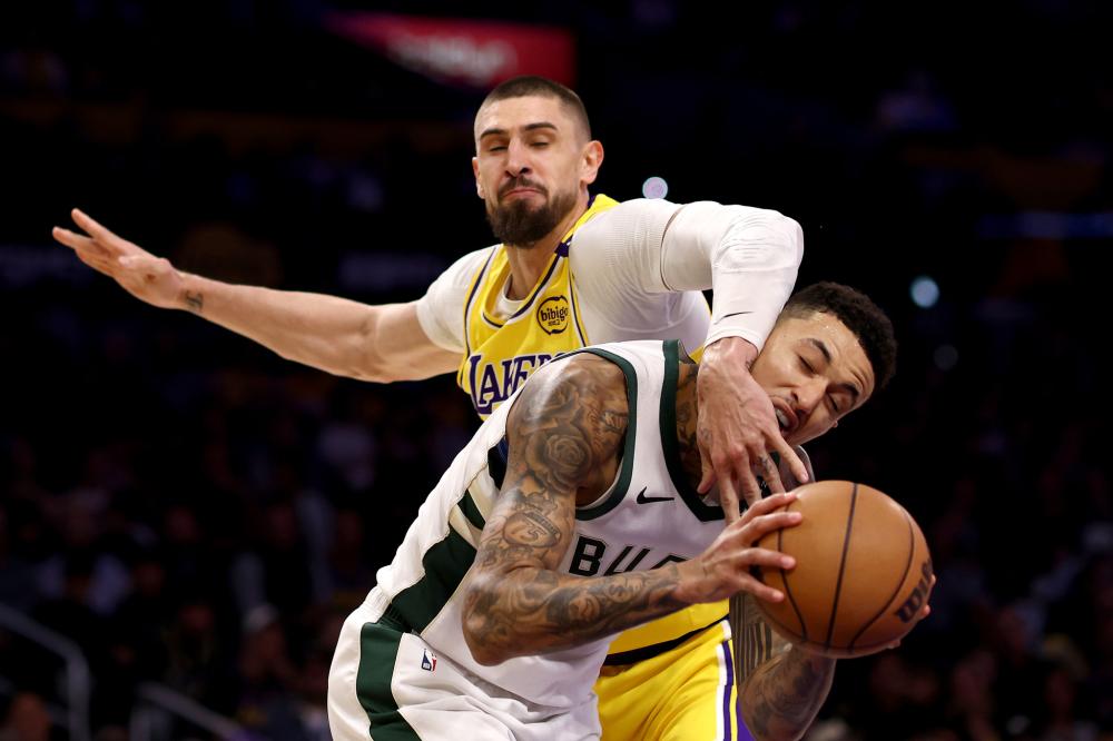 崭露头角的 崭露头角的