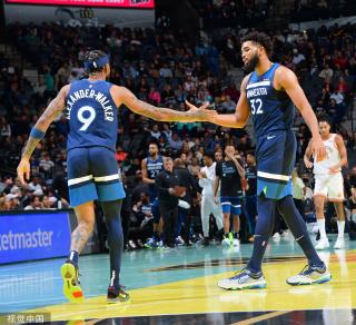 往牵动无数 往牵动无数